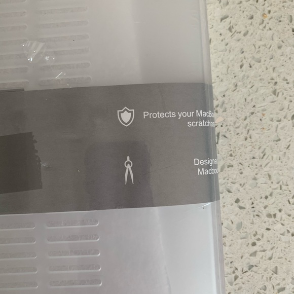 Beautiful MacBook Pro 16 inch Laptop Case💜✨ - Picture 6 of 7